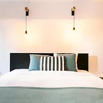 Cozy Nest In The Trendiest Neighborhood!